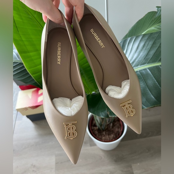 NWT Authentic Burberry Ezra Tb Monogram Pointed Pump Chesnut - Picture 5 of 14